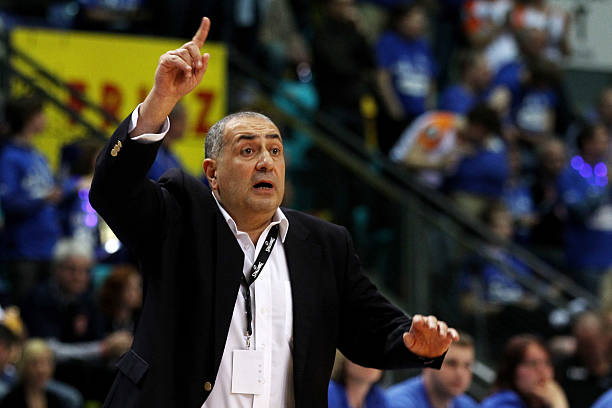 成年队的跳 成年队的跳